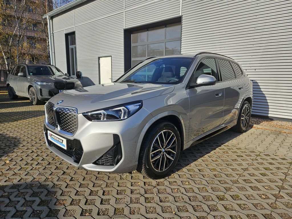 BMW iX1 2025