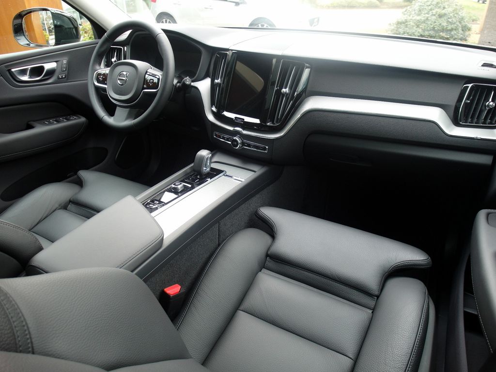 Volvo XC60 2025