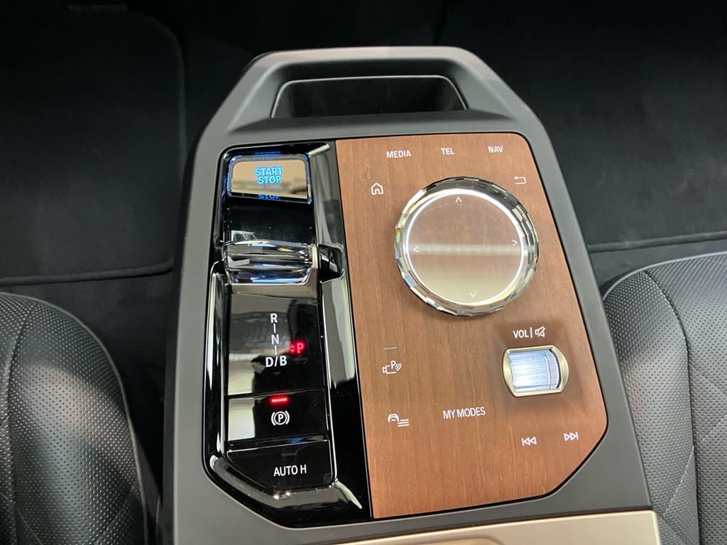 BMW iX 2023