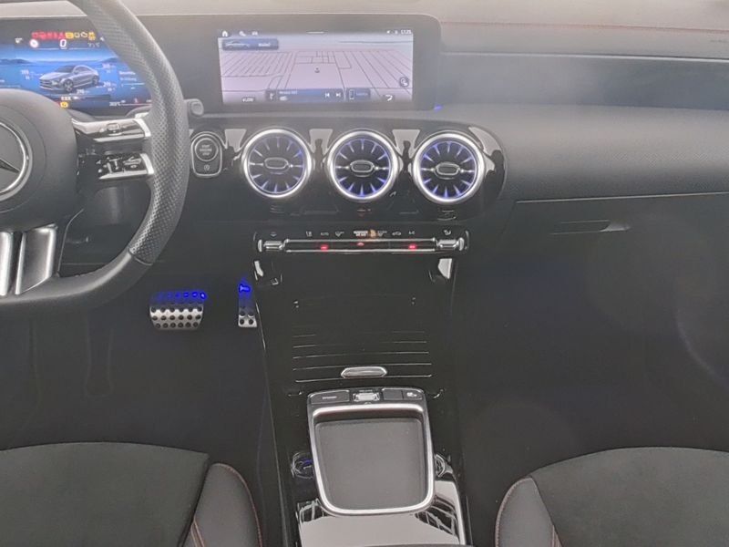 Mercedes-Benz CLA 200 2024