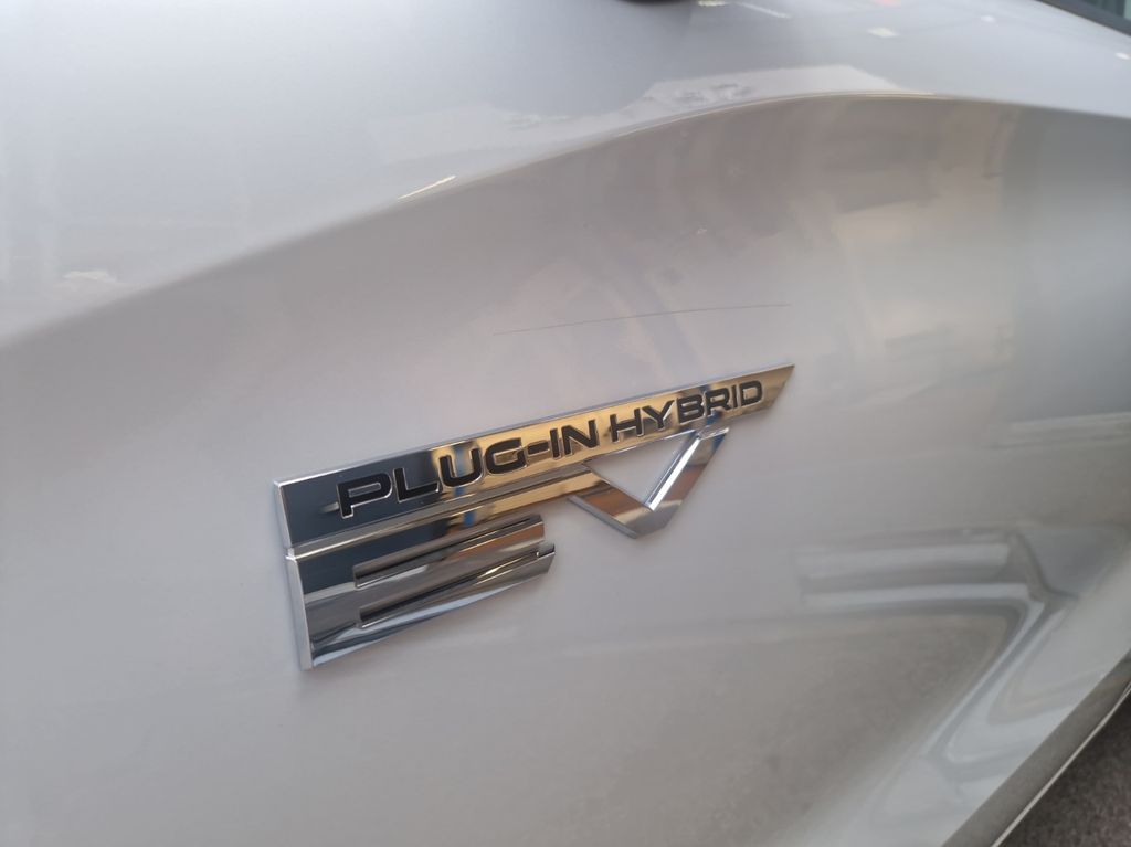 Mitsubishi Plug-in Hybrid Outlander