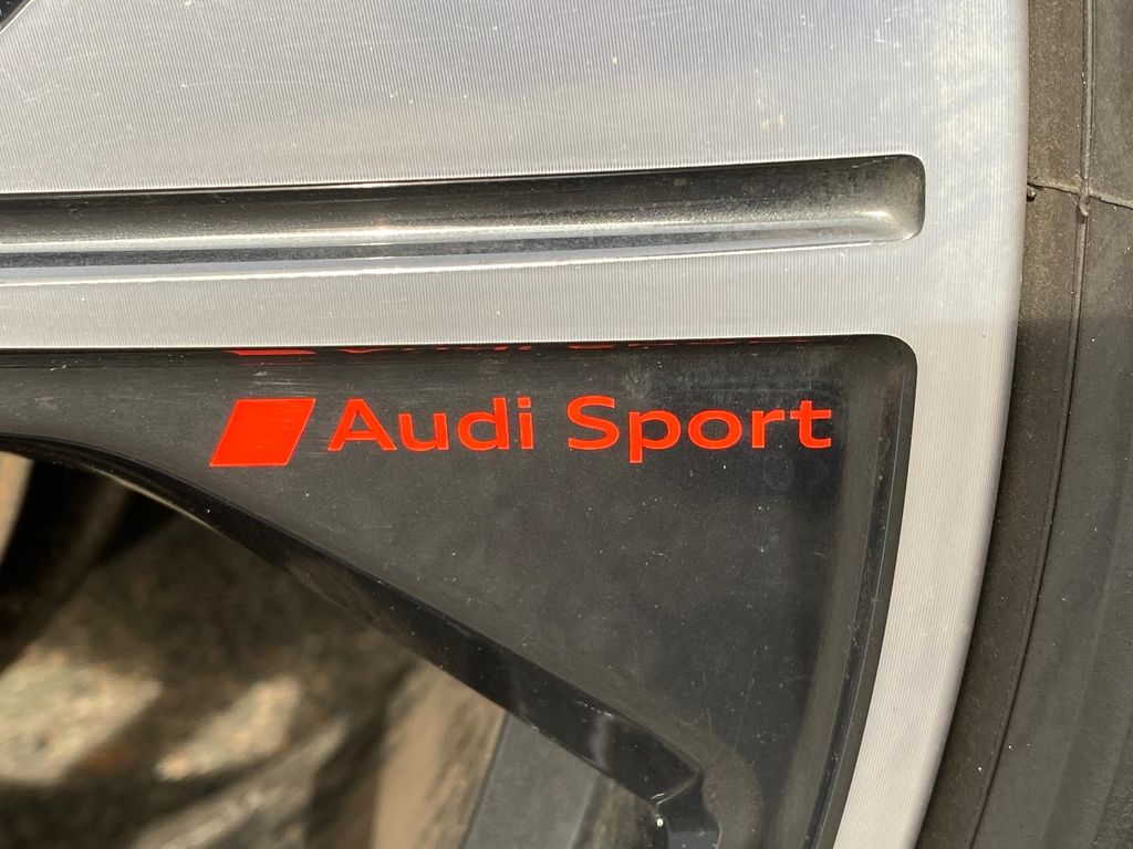 Audi SQ5 2022