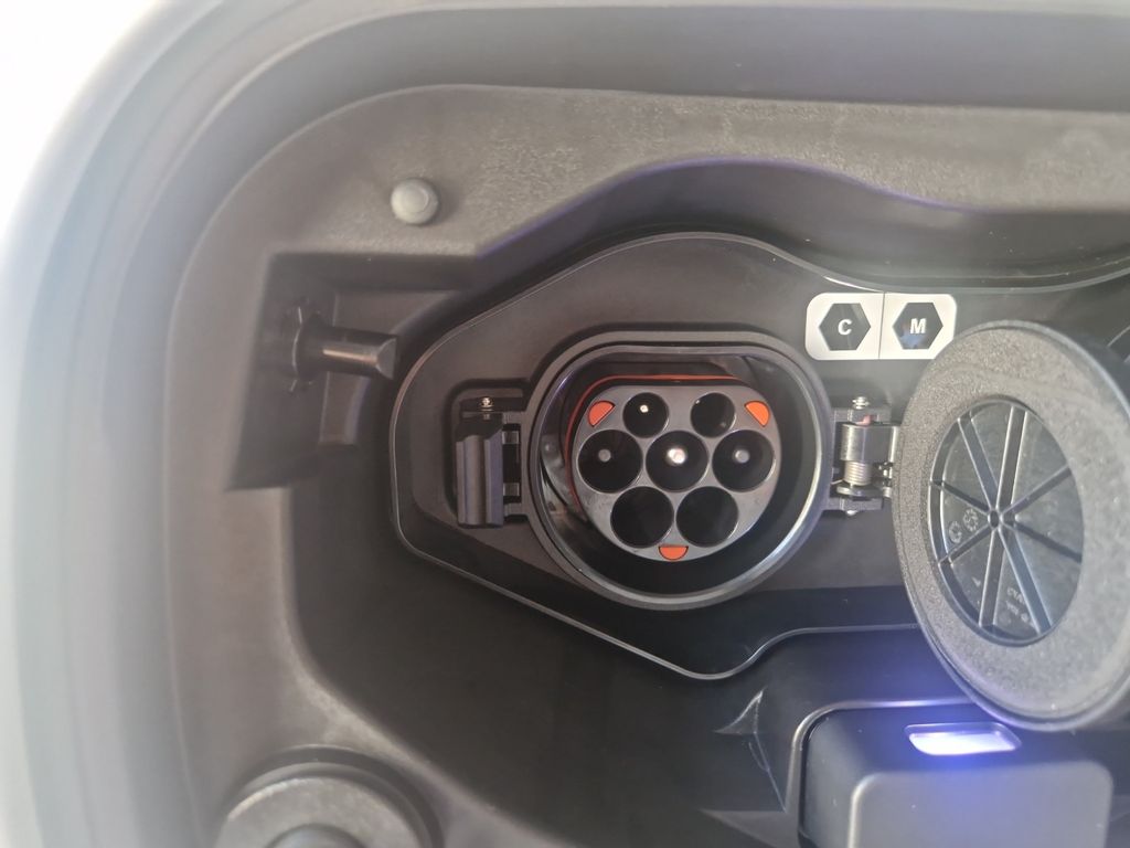 Mitsubishi Plug-in Hybrid Outlander