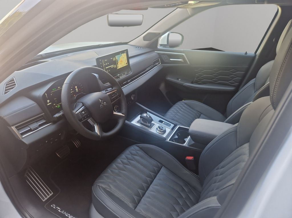 Mitsubishi Plug-in Hybrid Outlander