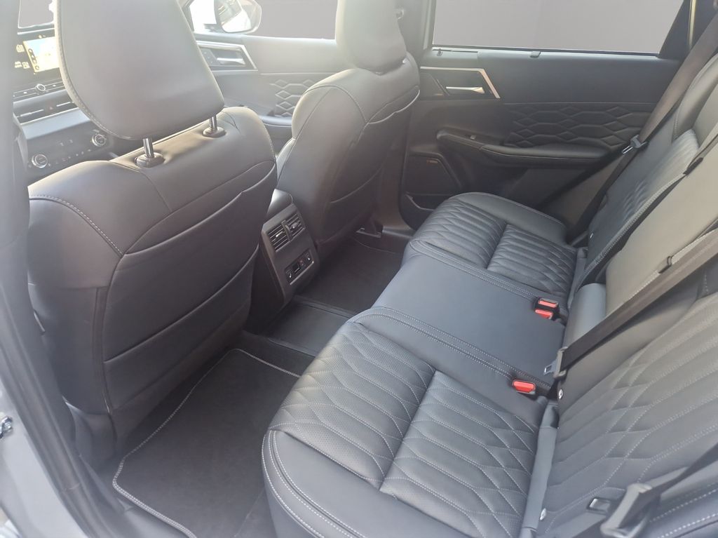 Mitsubishi Plug-in Hybrid Outlander