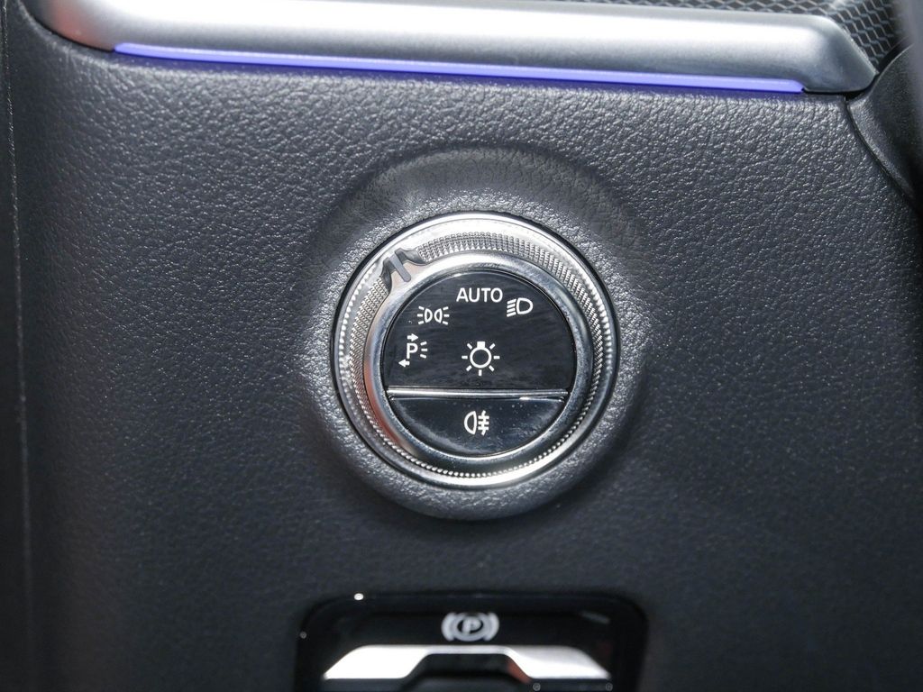 Mercedes-Benz C 300 2025