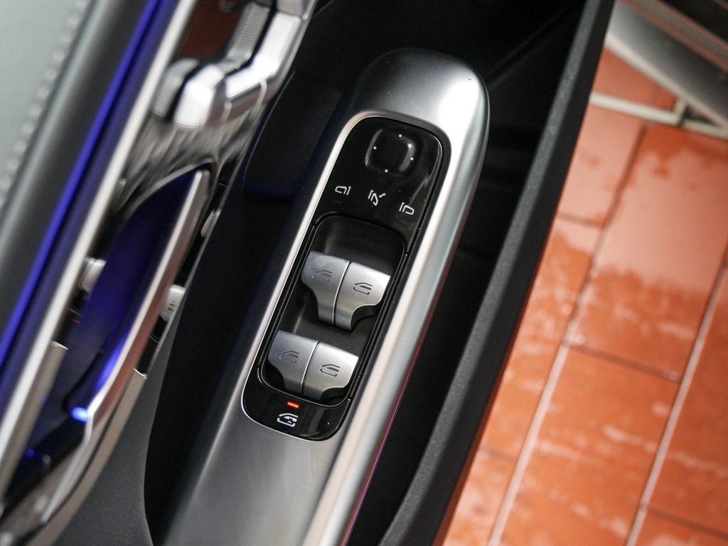 Mercedes-Benz C 300 2025