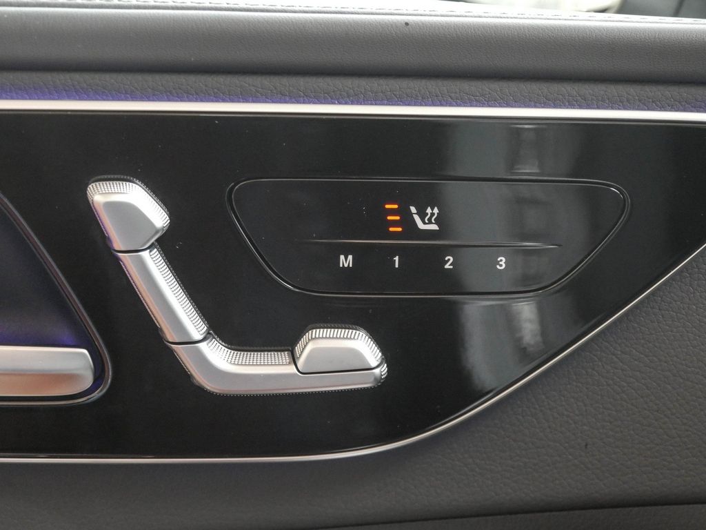 Mercedes-Benz C 300 2025