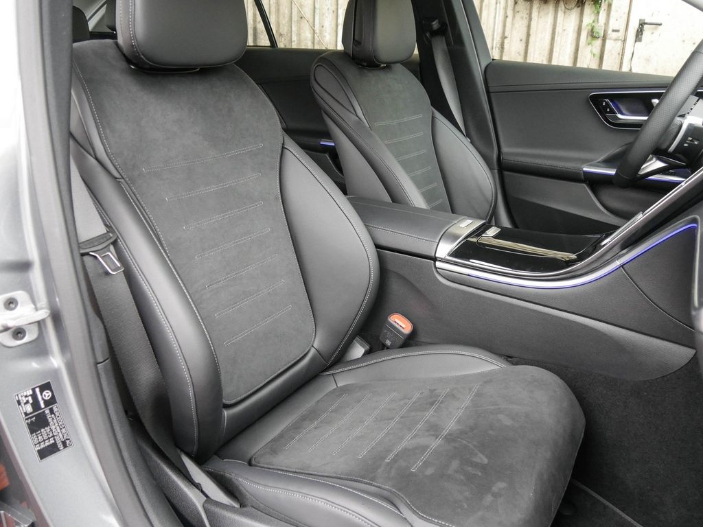 Mercedes-Benz C 300 2025