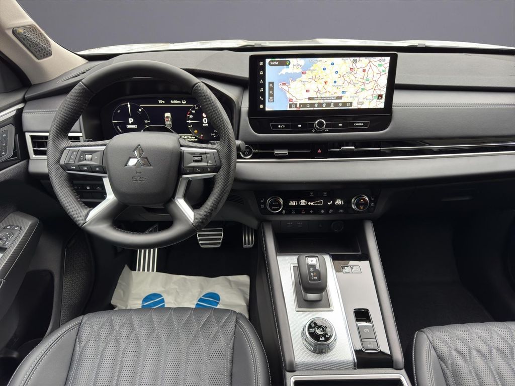 Mitsubishi Plug-in Hybrid Outlander 2025