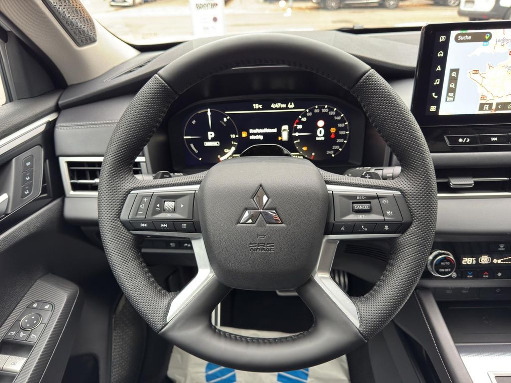 Mitsubishi Plug-in Hybrid Outlander 2025