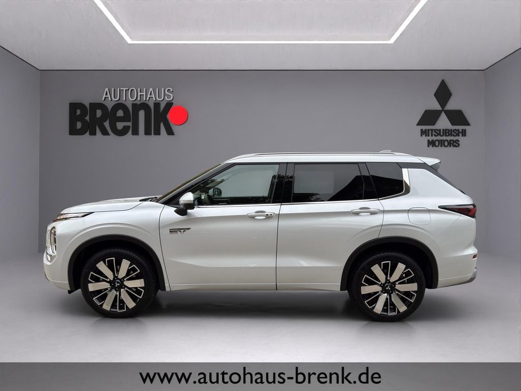 Mitsubishi Plug-in Hybrid Outlander 2025