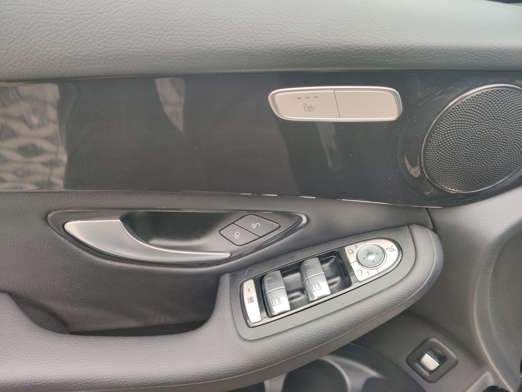 Mercedes-Benz GLC 300 2021