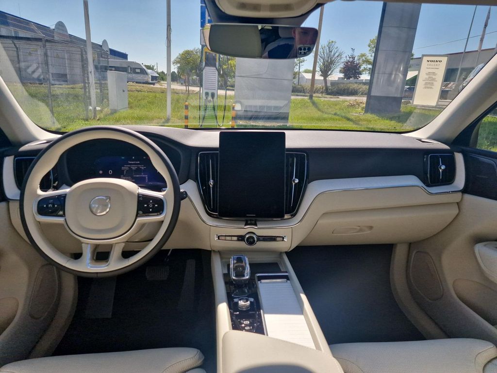Volvo XC60 2025