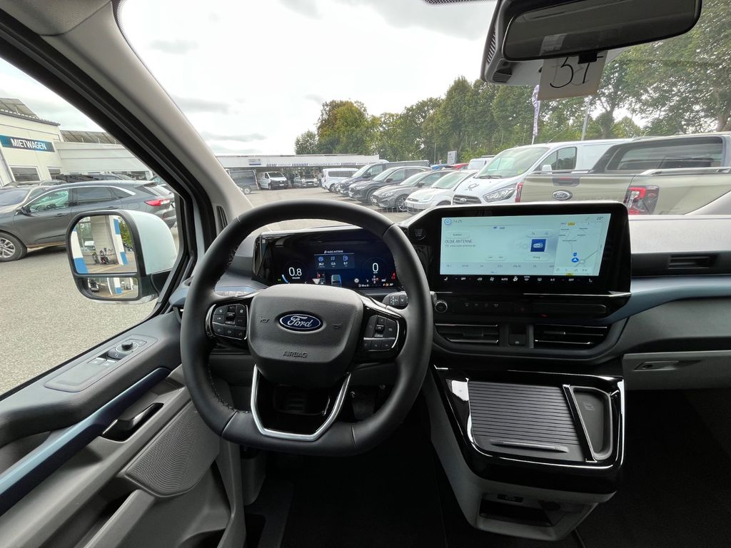 Ford Tourneo Custom 2025