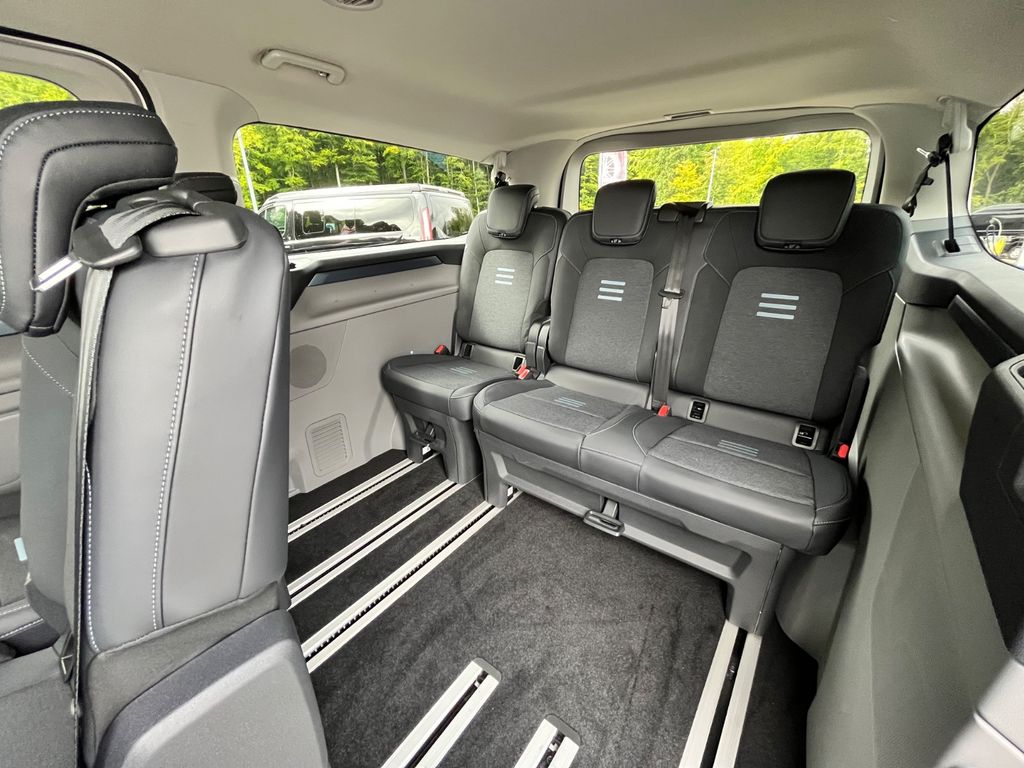 Ford Tourneo Custom 2025