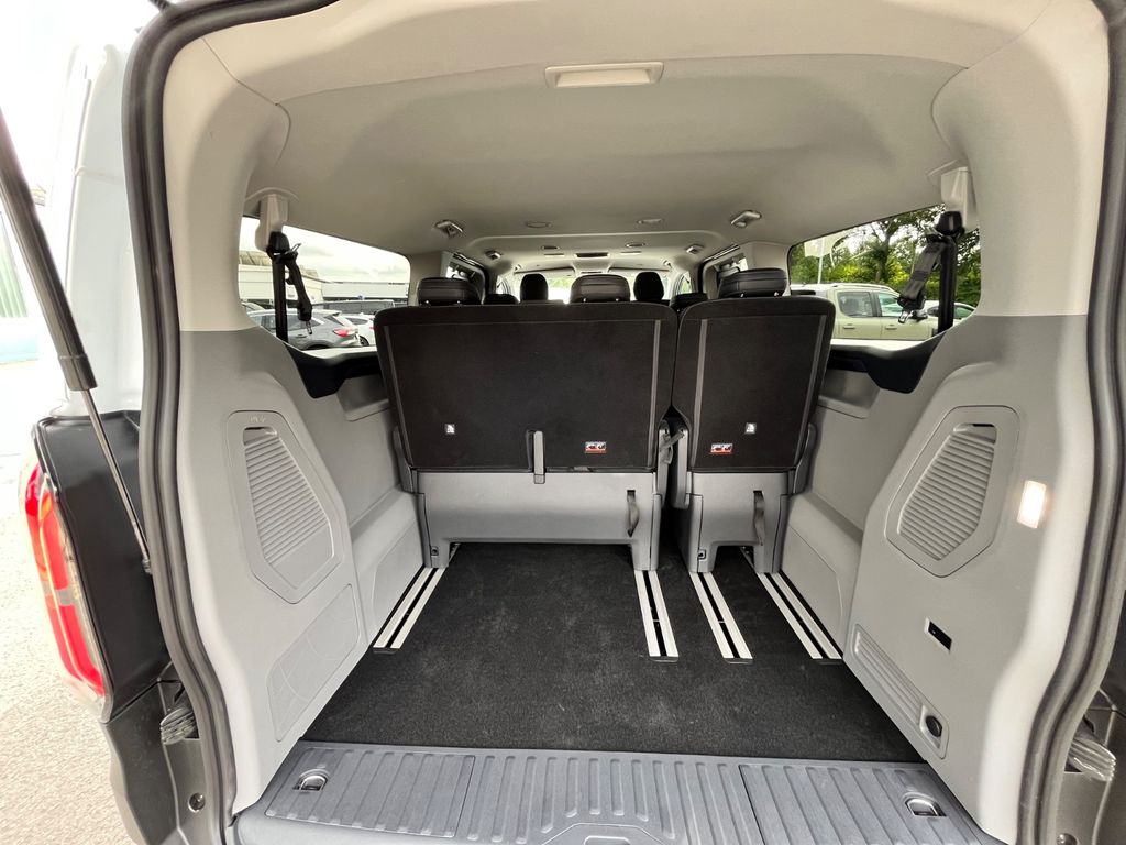 Ford Tourneo Custom 2025