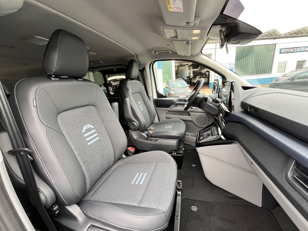 Ford Tourneo Custom 2025