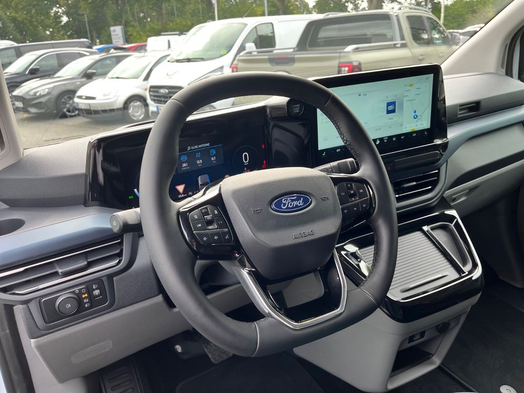 Ford Tourneo Custom 2025