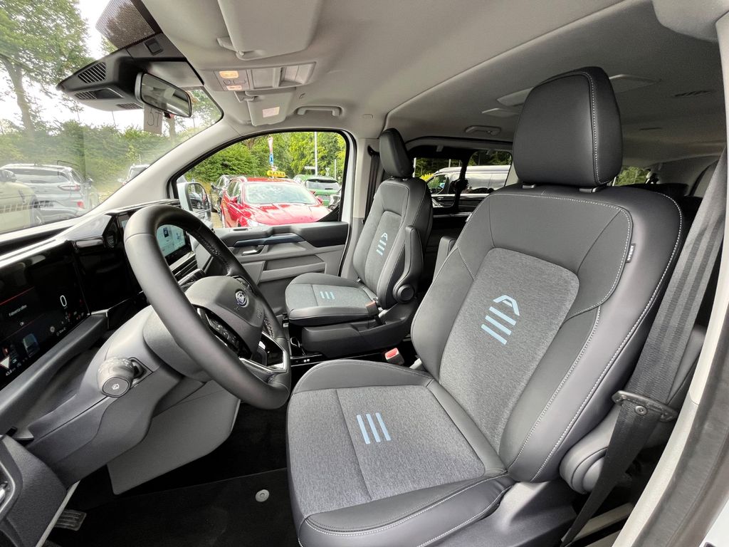 Ford Tourneo Custom 2025
