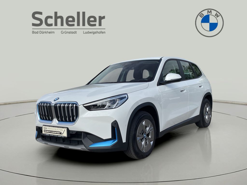 BMW iX1 2023