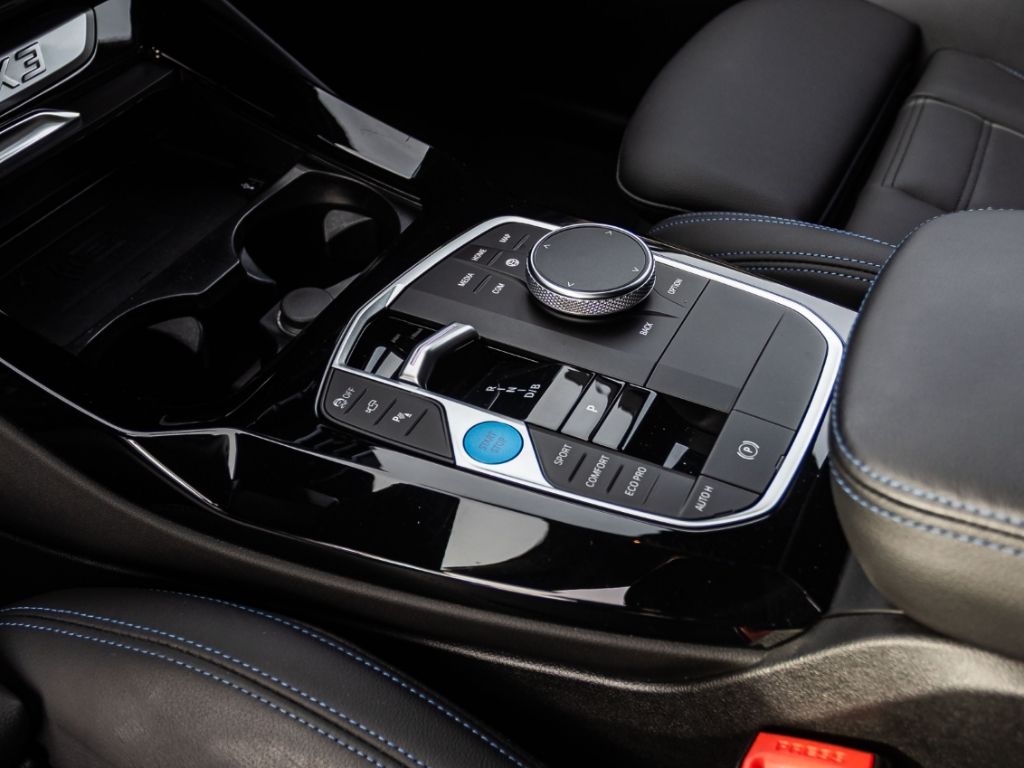 BMW iX3 2023