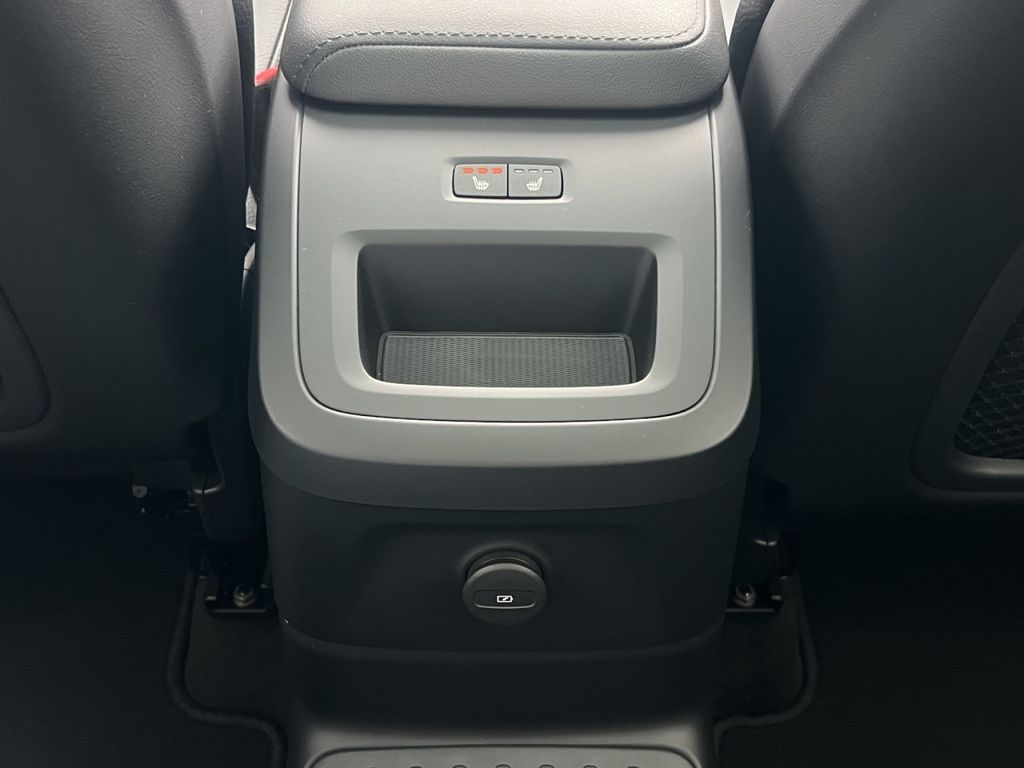 Volvo XC60 2025