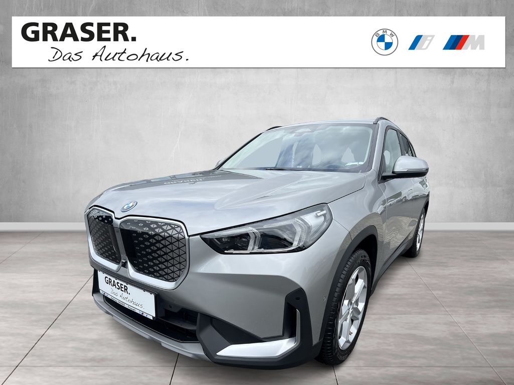 BMW iX1 2024