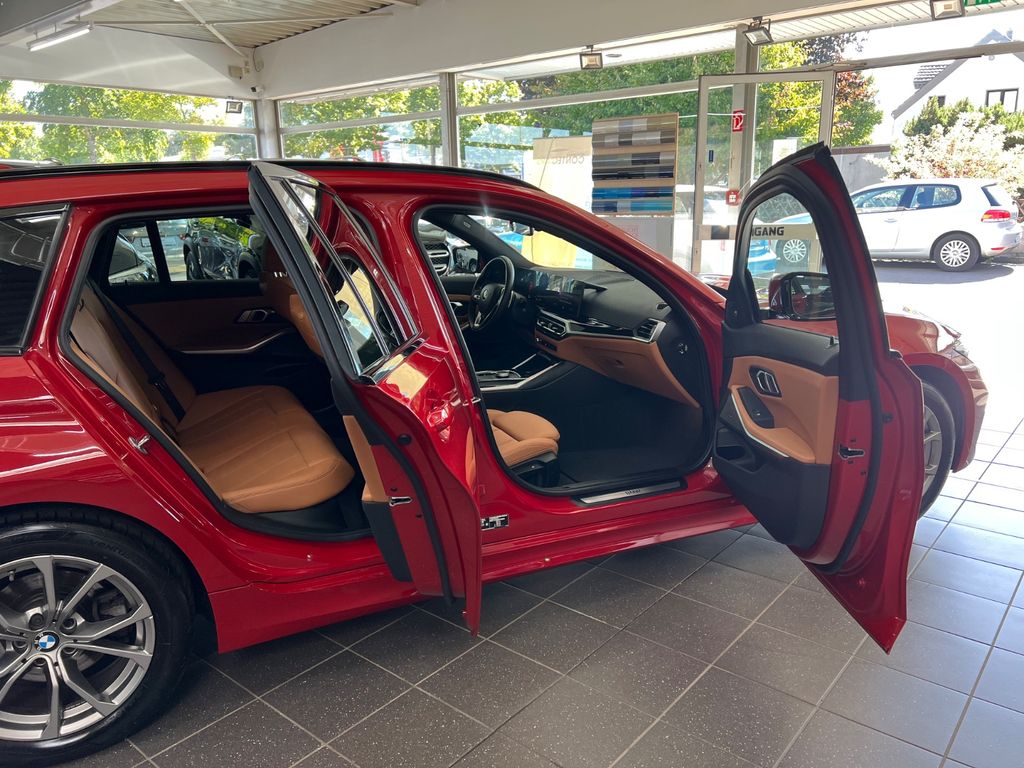 BMW 318 2023