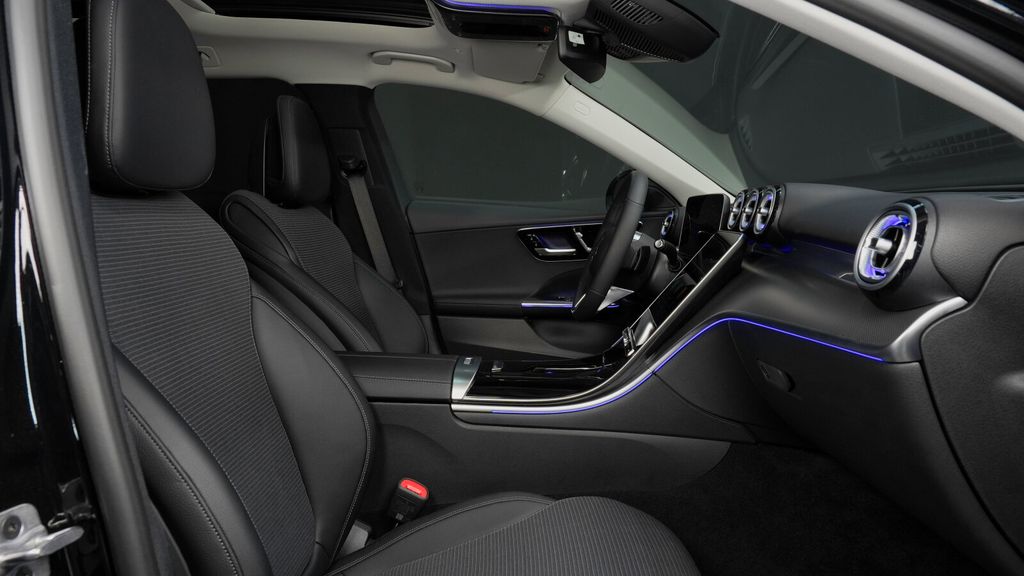 Mercedes-Benz C 300 2025