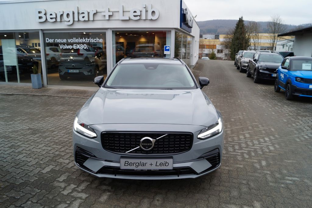 Volvo V90 2025