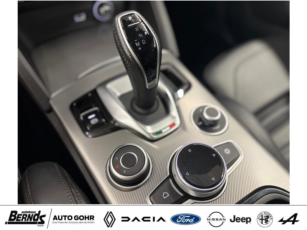 Alfa Romeo Stelvio 2023