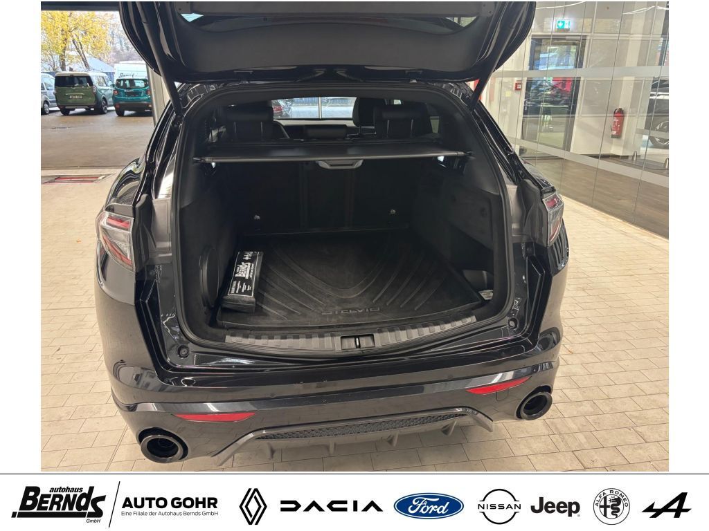 Alfa Romeo Stelvio 2023