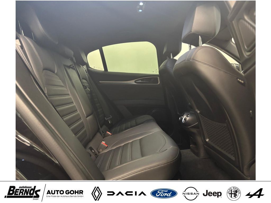 Alfa Romeo Stelvio 2023