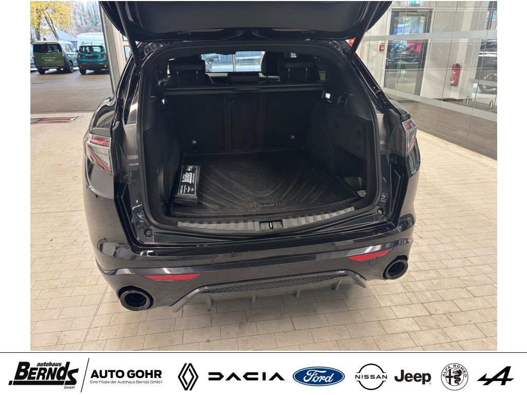 Alfa Romeo Stelvio 2023