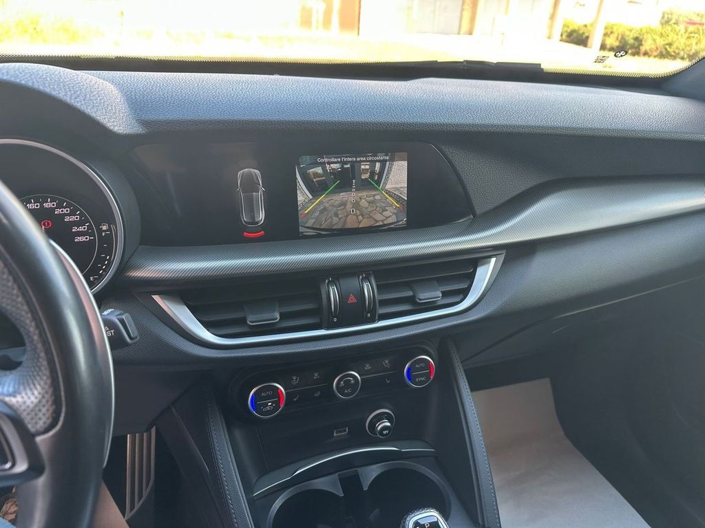 Alfa Romeo Stelvio 2021