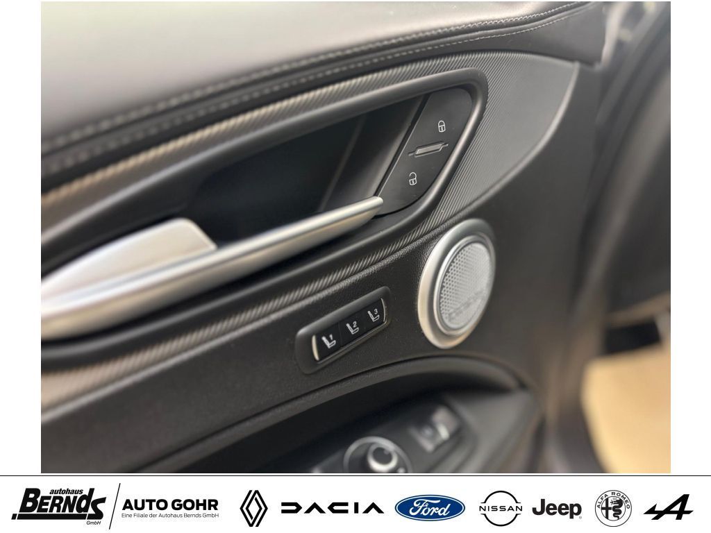 Alfa Romeo Stelvio 2023