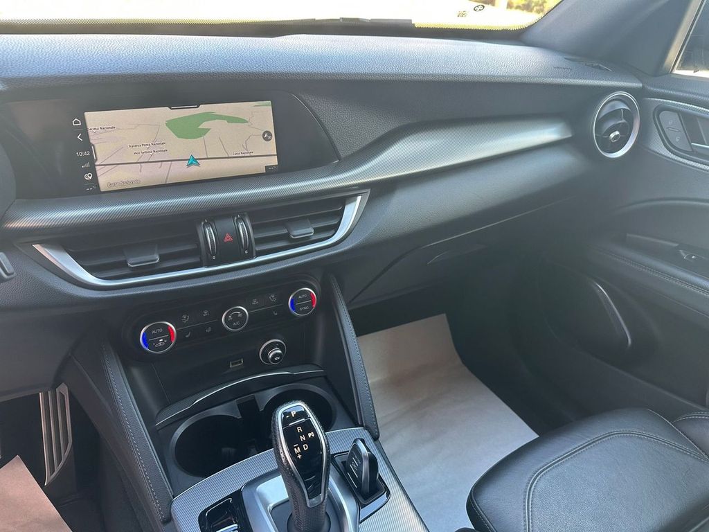 Alfa Romeo Stelvio 2021