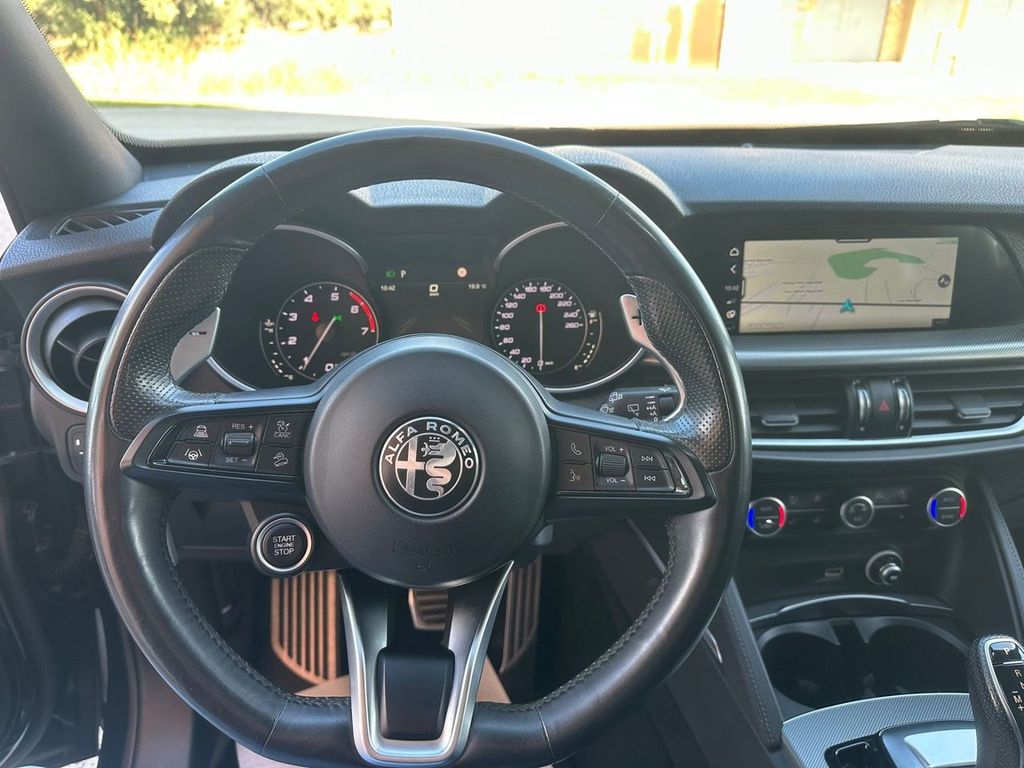 Alfa Romeo Stelvio 2021