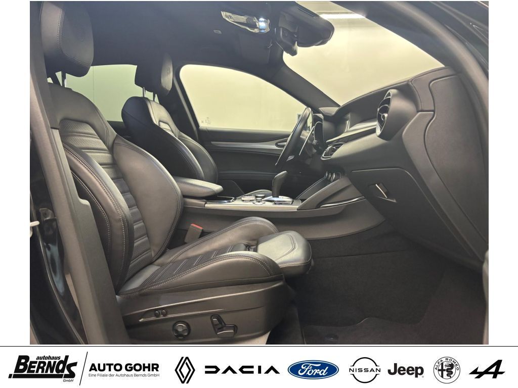 Alfa Romeo Stelvio 2023