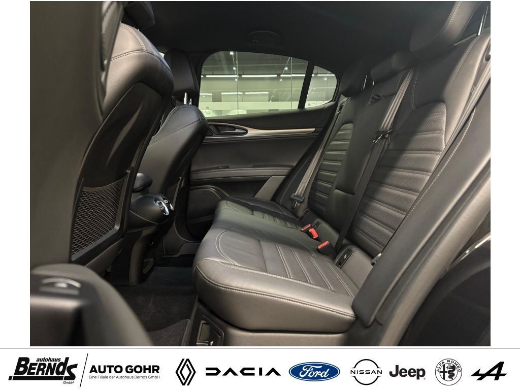 Alfa Romeo Stelvio 2023