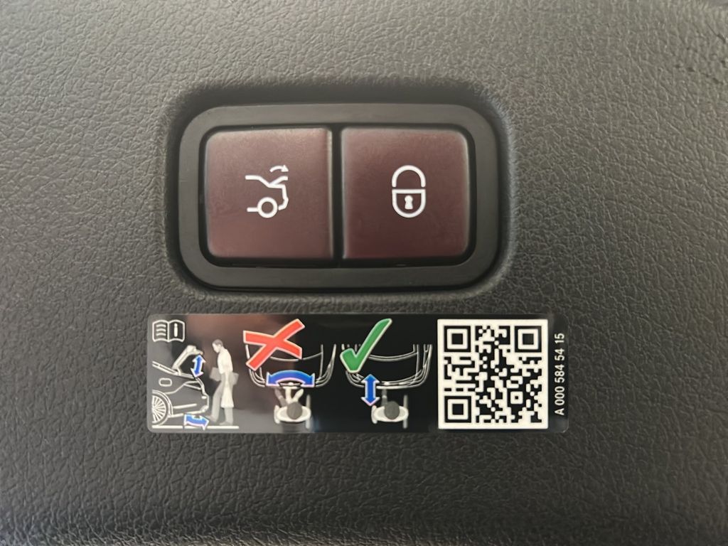 Mercedes-Benz CLE 300 2025