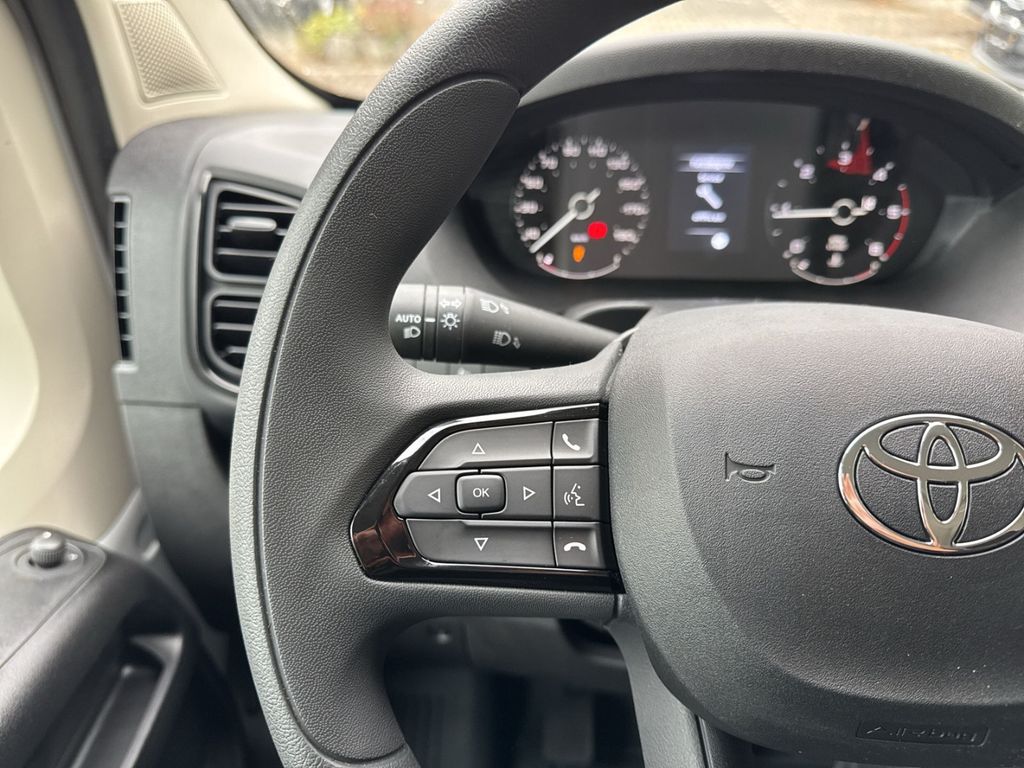 Toyota Proace Max 2025