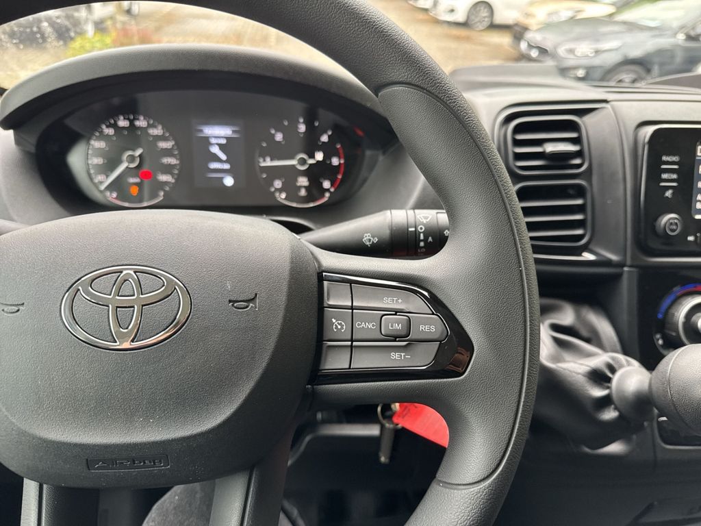 Toyota Proace Max 2025