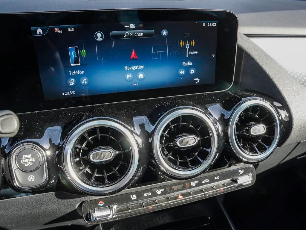 Mercedes-Benz GLA 180 2024