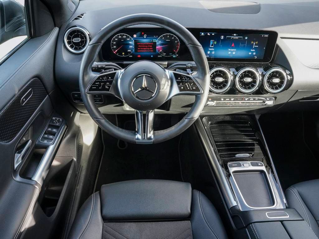 Mercedes-Benz GLA 180 2024