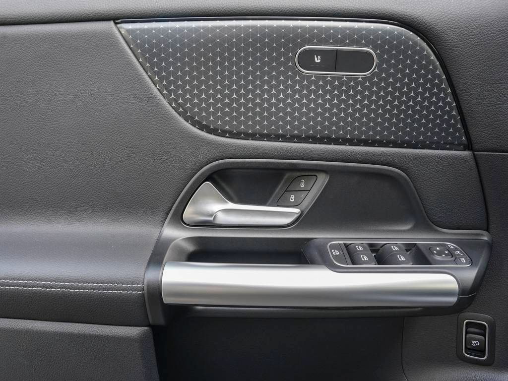 Mercedes-Benz GLA 180 2024