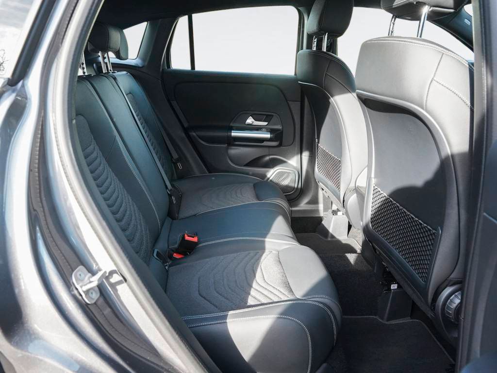 Mercedes-Benz GLA 180 2024