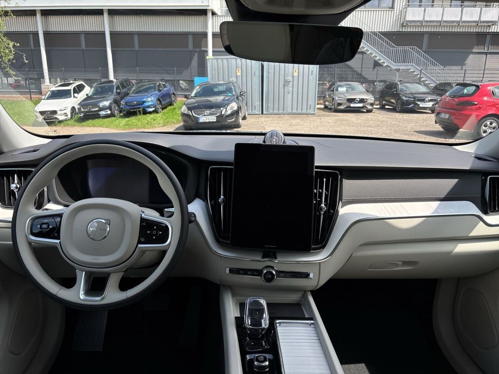 Volvo XC60 2025
