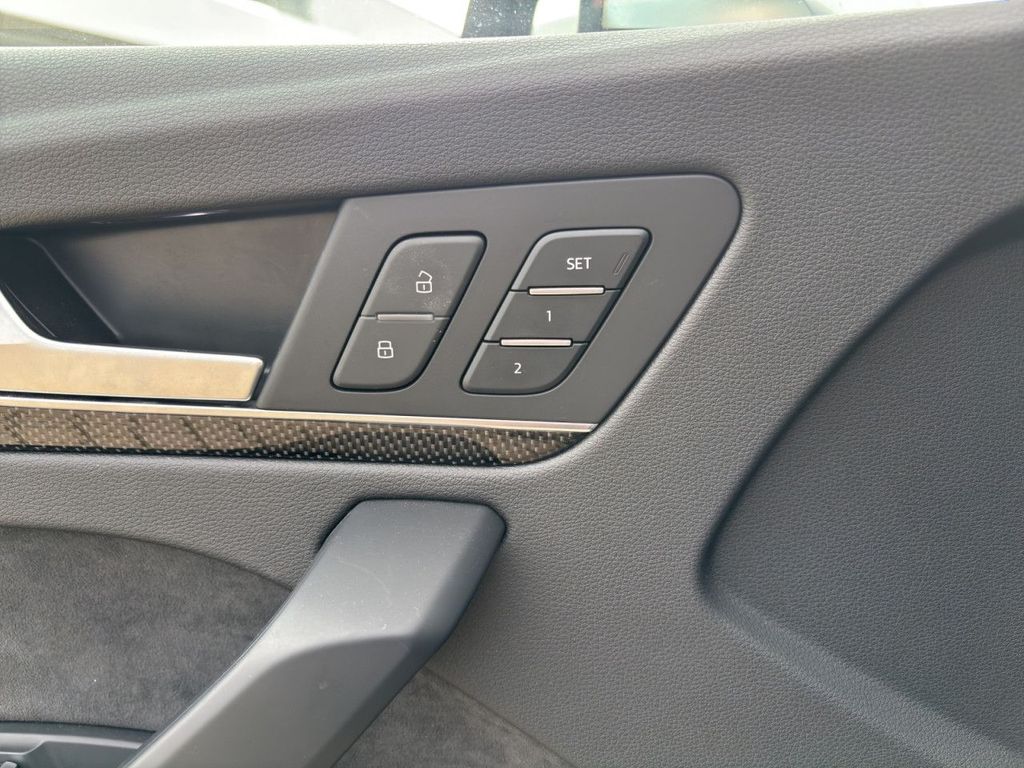 Audi SQ5 2021